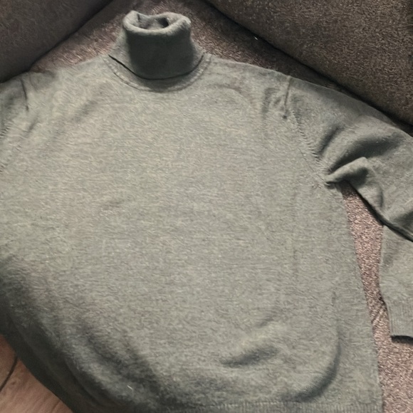 BUNDLE 2/$10 or 3/$12 or any 5/$15 - Picture 2 of 4